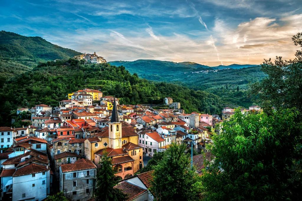 Il Cuore Del Borgo - Holiday Home Borgomaro ภายนอก รูปภาพ